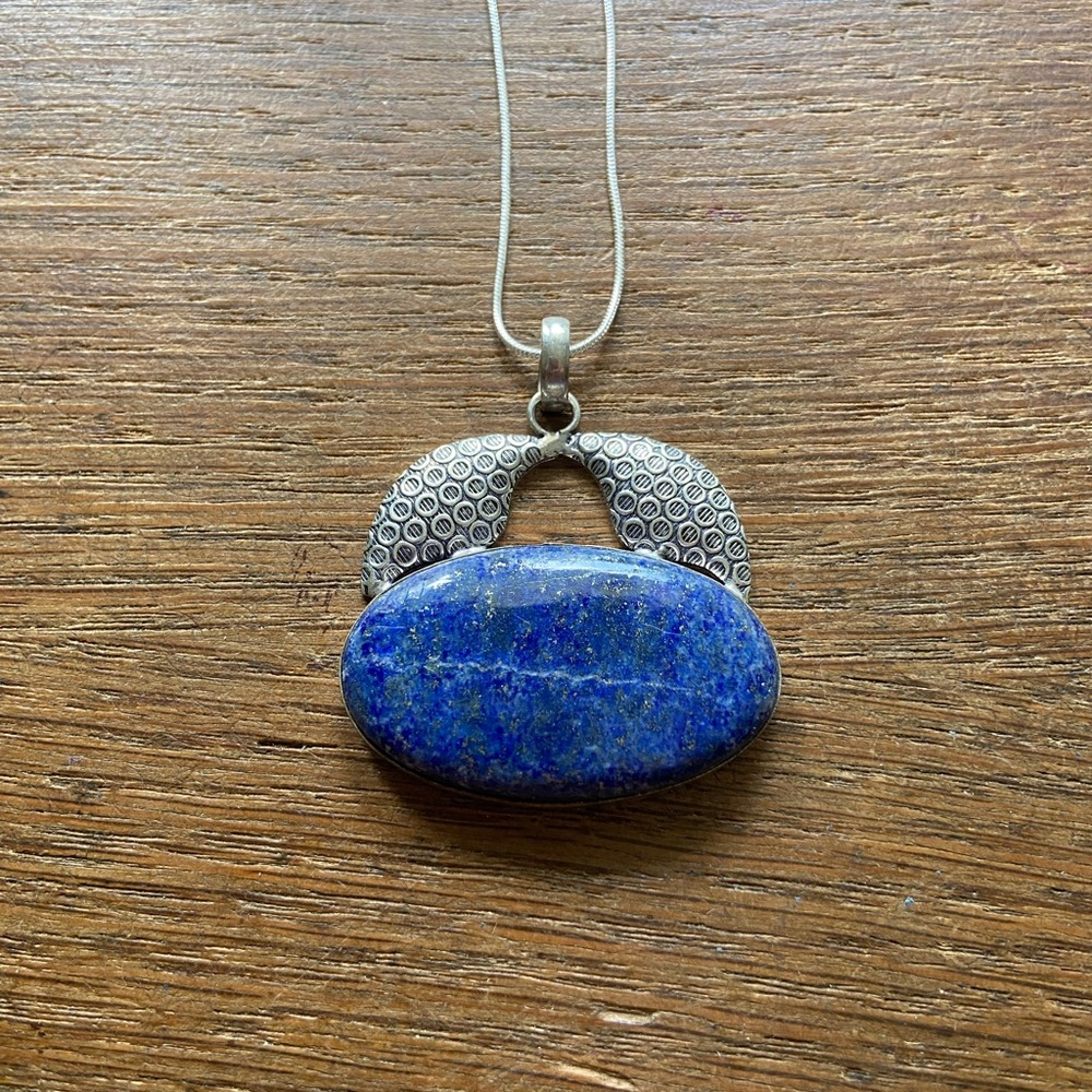 Lapis lazuli gemstone necklace NWOT
